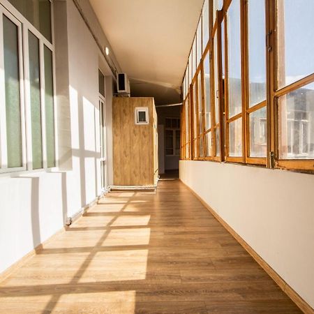 Center Apartment 3 Rooms 第比利斯 外观 照片