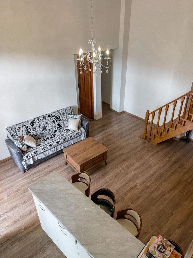 Center Apartment 3 Rooms 第比利斯 外观 照片