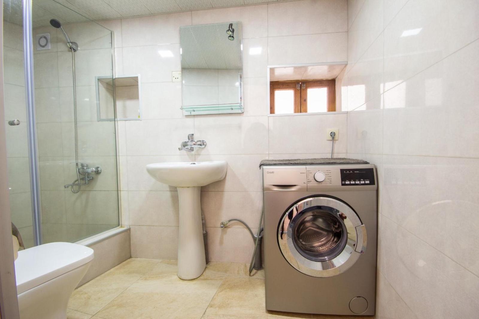 Center Apartment 3 Rooms 第比利斯 外观 照片